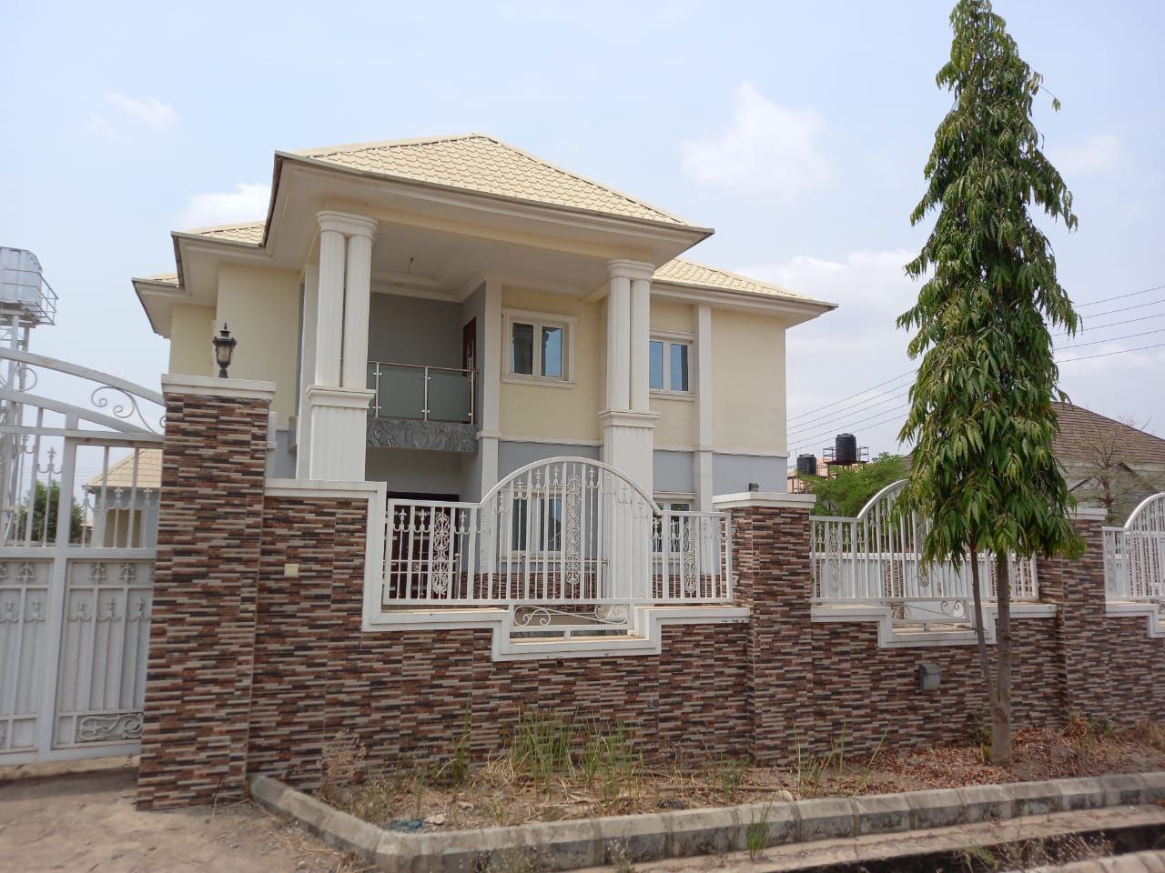 Read more about the article 5 Bedroom Fully Detached Duplex With Penthouse For Sale